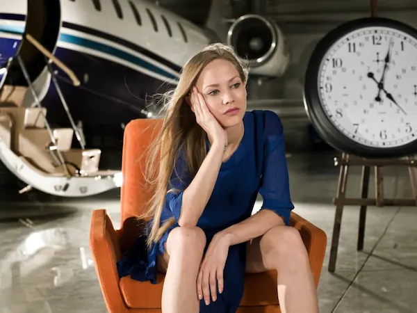 best-airport-outfits-for-long-flights