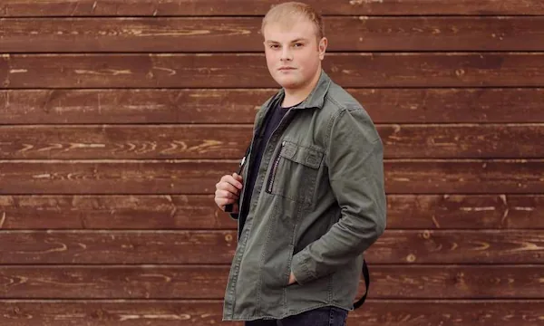 chest-pocket-and-cargo-pocket